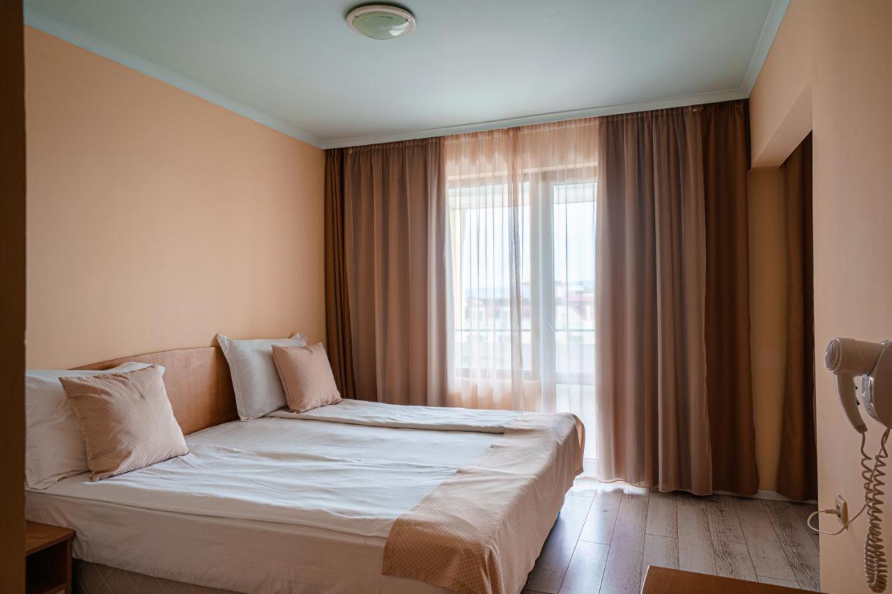 Perla Plaza Hotel Приморско Экстерьер фото